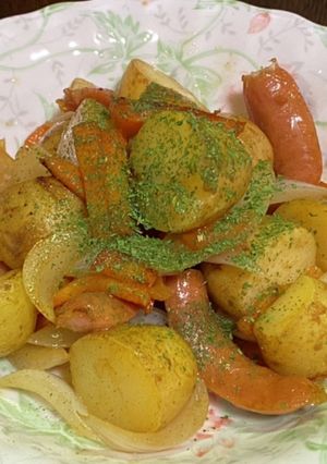 新ジャガ・新タマとソーセージのバター醤油-レシピのメイン写真