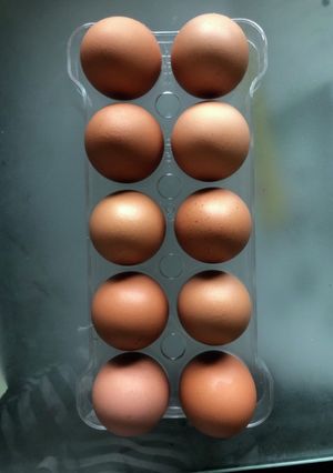 ただ裏返すだけ！パック卵の移し方！-レシピのメイン写真