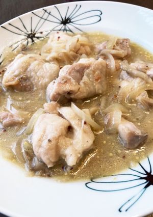 鶏もも肉と玉ねぎきのこのフライパン煮込み-レシピのメイン写真