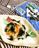 三陸産塩蔵わかめと新玉ねぎのサラダ