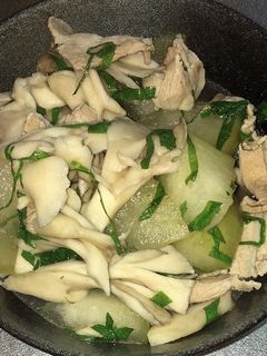 豚バラ肉と冬瓜と舞茸と大葉の煮物-レシピのメイン写真