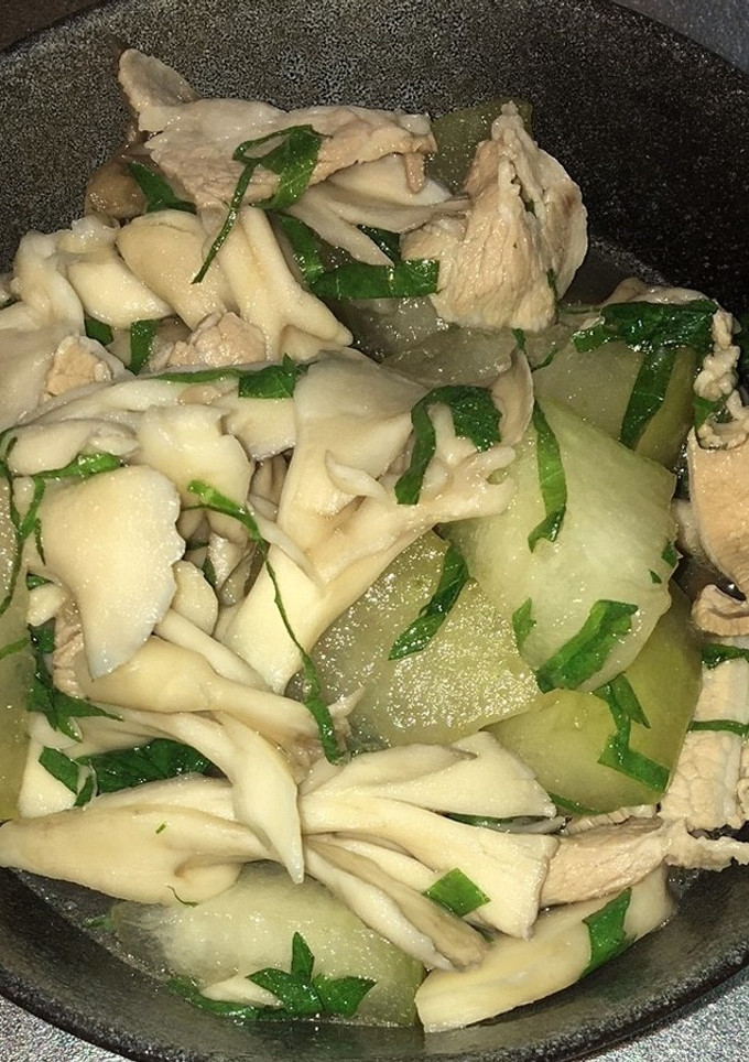 豚バラ肉と冬瓜と舞茸と大葉の煮物-レシピのメイン写真