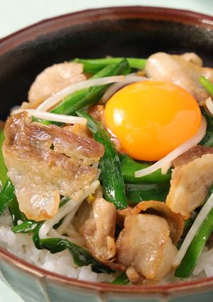 豚ニラスタミナ丼-レシピのメイン写真