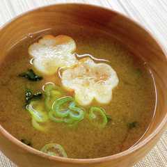 รูปของ 豆腐とわかめの味噌汁