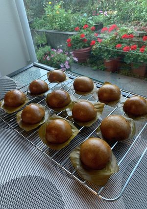 ツヤツヤ黒糖饅頭-レシピのメイン写真