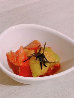 アボカドとトマトのワサビにんにく和え-レシピのメイン写真