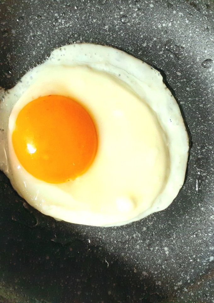 盛り上がった　きれいな目玉焼き-レシピのメイン写真