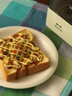 お好きな具材で♡簡単お好み焼き風トースト-レシピのメイン写真
