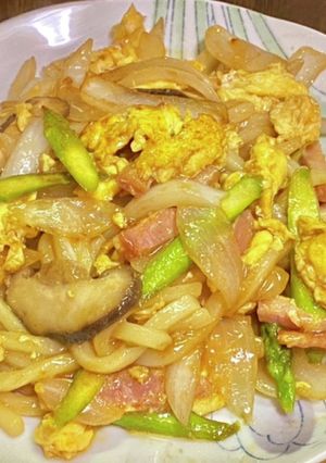 新玉ねぎとアスパラ＆卵の焼きうどん-レシピのメイン写真
