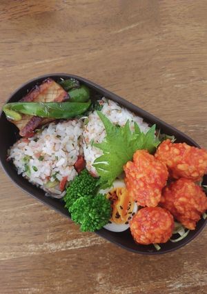 JK☆カリカリ梅&じゃこおにぎり弁当♪-レシピのメイン写真