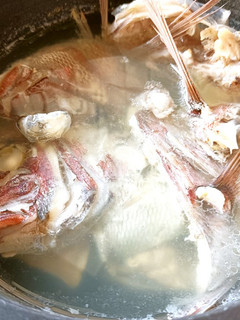 鯛めしにも使える鯛のアラで骨なしの鯛だし-レシピのメイン写真