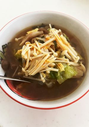 きのことレタスのサンラータンスープ-レシピのメイン写真