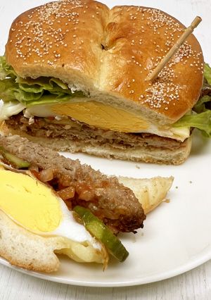 ハンバーガーのバンズもピクルスも、作り方-レシピのメイン写真