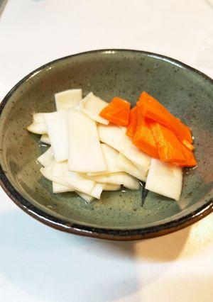 コリコリ快感！大根の皮とにんじんの酢漬け-レシピのメイン写真