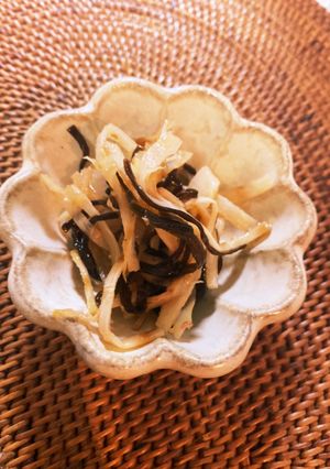 たけのこの梅塩昆布和え（姫皮消費に）-レシピのメイン写真