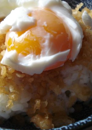 簡単＊お昼に＊天かす＆とろろで釜玉丼?!-レシピのメイン写真