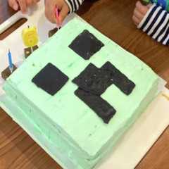 A picture of マインクラフト　クリーパーケーキ.