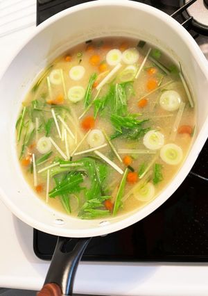 なめこ　水菜　ネギ　お味噌汁-レシピのメイン写真