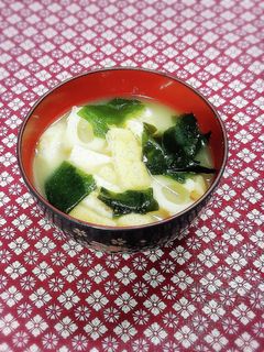 竹輪と油揚げとワカメのお味噌汁-レシピのメイン写真