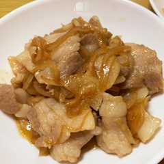 รูปของ 焼肉のタレで出来る　豚玉炒め