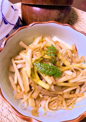 山うどの皮とミョウガ&新生姜の塩きんぴら-レシピのメイン写真