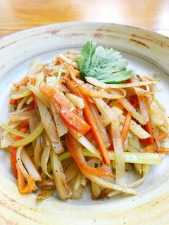 馬鈴薯とセルリーの中華風炒め-レシピのメイン写真
