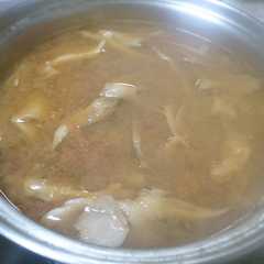 รูปของ 旨味たっぷりのトマトと舞茸の味噌汁
