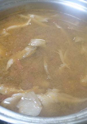 旨味たっぷりのトマトと舞茸の味噌汁-レシピのメイン写真