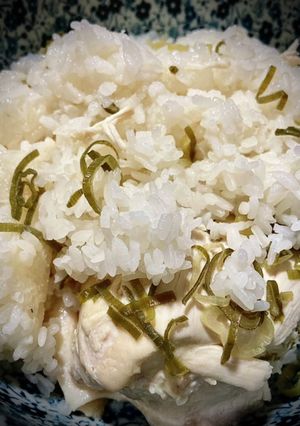 炊飯器と米とマグカップと鶏胸肉（第二版）-レシピのメイン写真