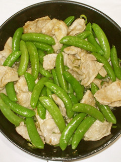 スナップエンドウ豚肉炒め♪簡単漢方薬膳-レシピのメイン写真