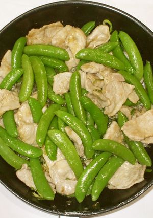 スナップエンドウ豚肉炒め♪簡単漢方薬膳-レシピのメイン写真