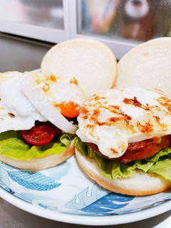 朝ごはんに とろ〜りてり玉バーガー-レシピのメイン写真