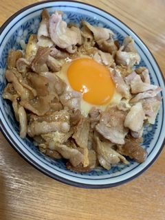 簡単ボリューミー☆肉たまごすき焼き丼-レシピのメイン写真