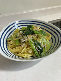超簡単!しらすと小松菜のペペロンチーノ-レシピのメイン写真