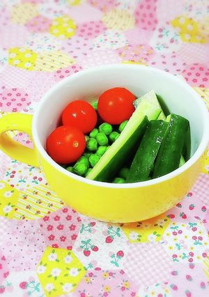 サラダを大きめマグカップに♪-レシピのメイン写真