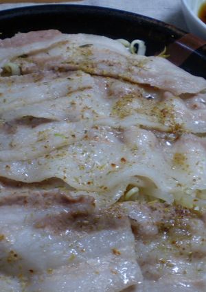 簡単・美味！もやしと豚バラ肉のレンジ蒸し-レシピのメイン写真