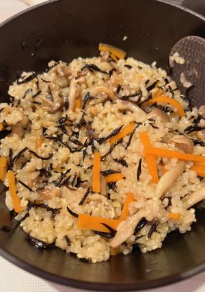 ひじきとしめじの玄米炊き込みご飯-レシピのメイン写真