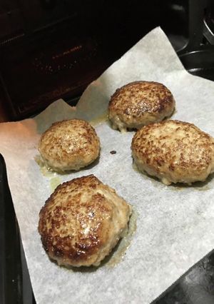 つなぎを味わうふんわりハンバーグ！-レシピのメイン写真