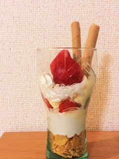 いちごパフェ-レシピのメイン写真