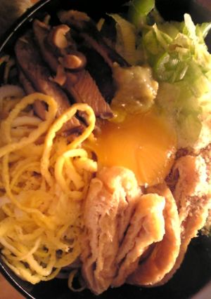 椎茸と錦糸卵とわかめの冷やしきつねそば-レシピのメイン写真