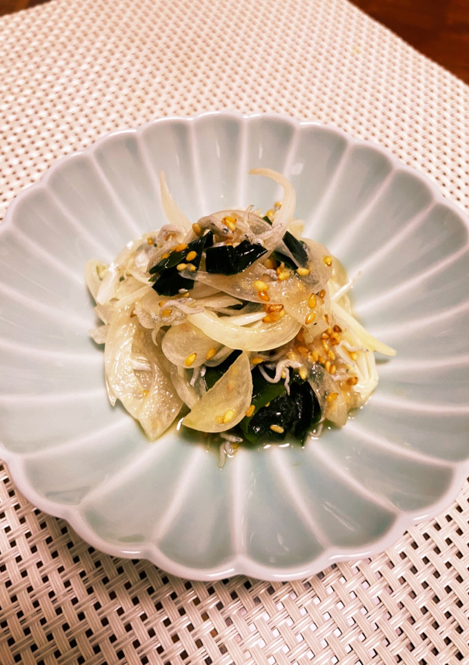 新玉ねぎとワカメの和え物-レシピのメイン写真