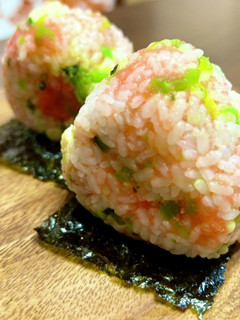 食べ応え◎たらこチーズの彩りおにぎり-レシピのメイン写真