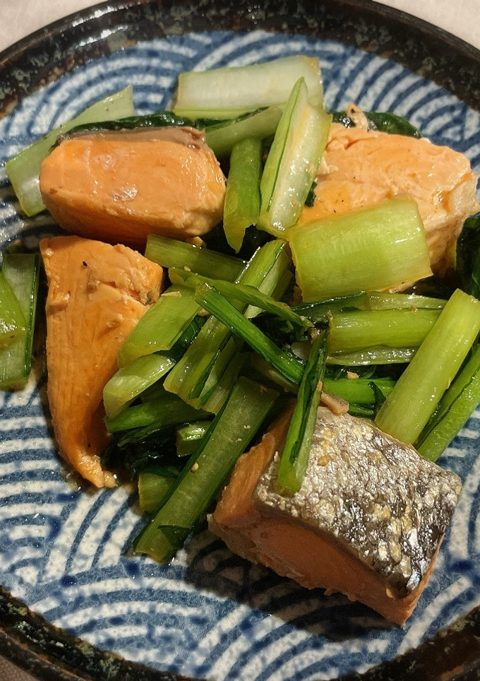 鮭と小松菜のバター醤油炒め-レシピのメイン写真
