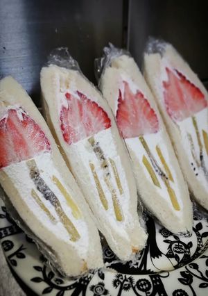 チューリップのフルーツサンド@≧↺≦@ノ-レシピのメイン写真