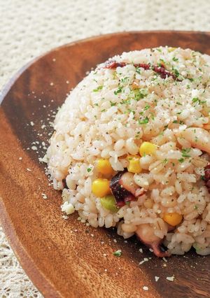 タコとトマトの洋風もち麦炊き込みご飯-レシピのメイン写真