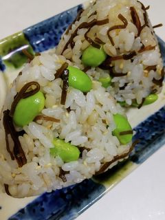 もち麦入り枝豆ごはん*混ぜご飯*おにぎり-レシピのメイン写真