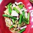 ラー油でイカとアスパラのペペロンチーノ風