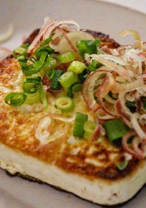 絹ごし豆腐で簡単絶品！焼き塩豆腐-レシピのメイン写真