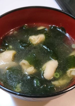 簡単！地味だけど美味！鶏皮わかめスープ♪-レシピのメイン写真