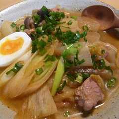 รูปของ 鶏肉とたくさんの野菜の辛いスープ♪